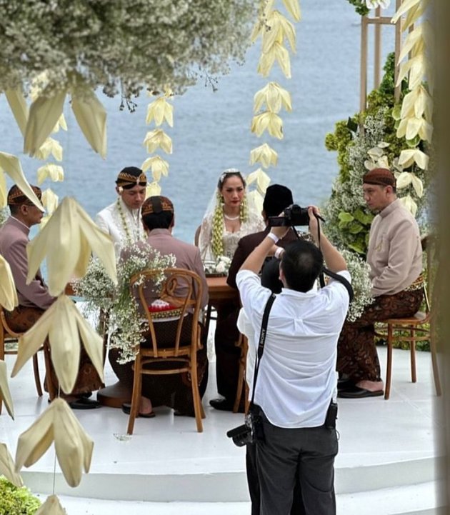Confirmed! These are the 7 Sacred Moments of Bunga Citra Lestari and Tiko Aryawardhana's Wedding Ceremony in Bali