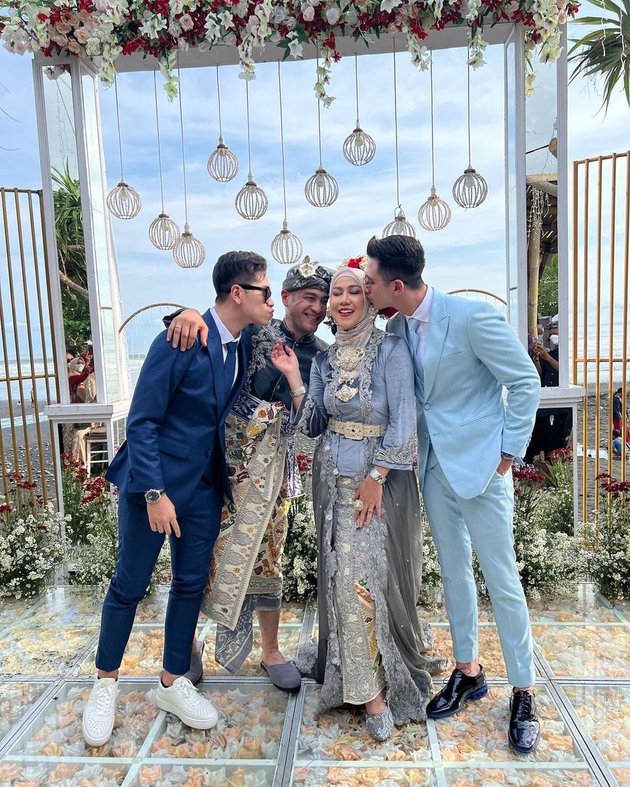 Yes! Peek at 10 Portraits of Venna Melinda and Ferry Irawan's Wedding Vows Held in Bali, Diamond and Blue Sapphire Mahar Attract Attention