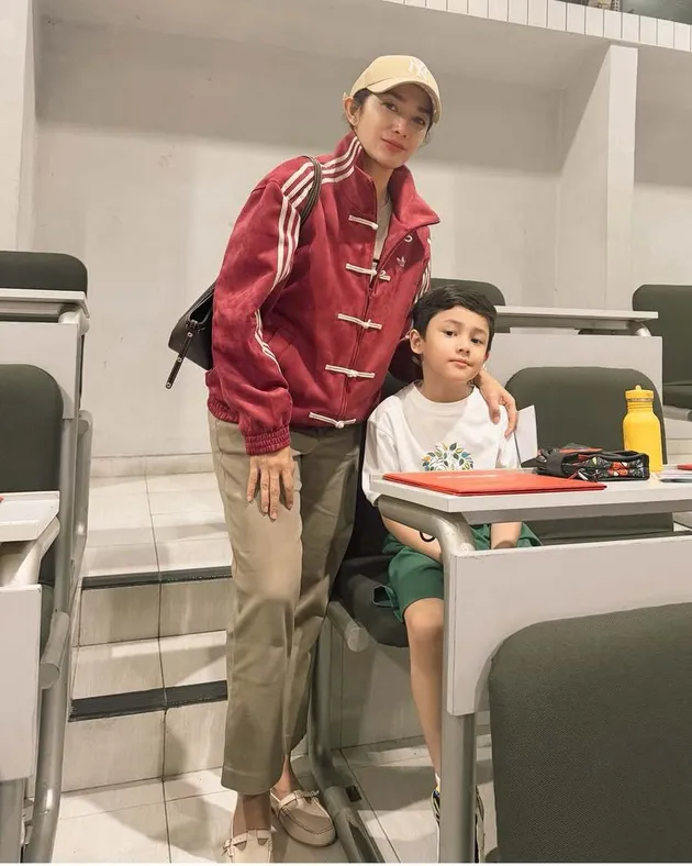 Ussy Sulistiawaty Temani Saka Lomba