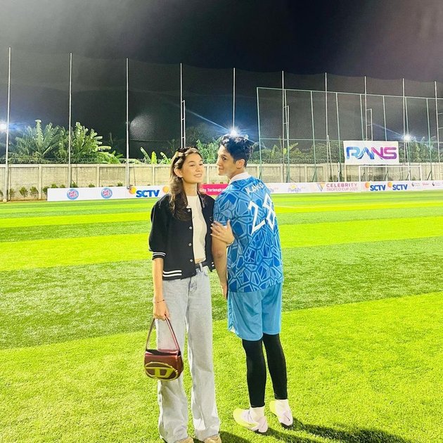 Both Starring in the Soap Opera 'DIA YANG KAU PILIH', Here are 8 Pictures of Zoe Abbas Jackson and Antonio Blanco Jr's Intimacy on the Football Field