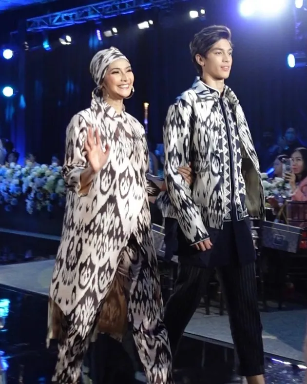 Anak Maudy Eddy Meijer Model Fashion Show