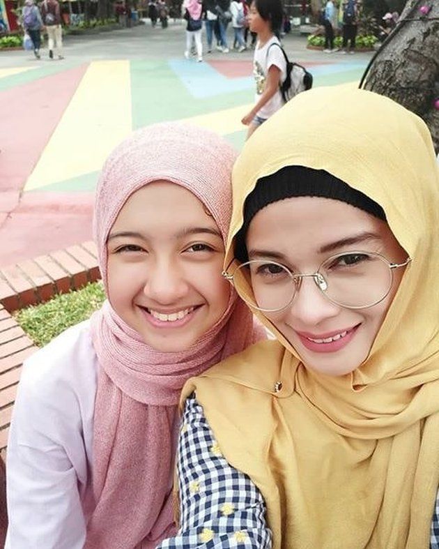 Completely Unexposed, Peek 9 Portraits of Lana Devina, the Daughter of Primus Yustisio and Jihan Fahira, who now wears a Hijab, She is Very Beautiful