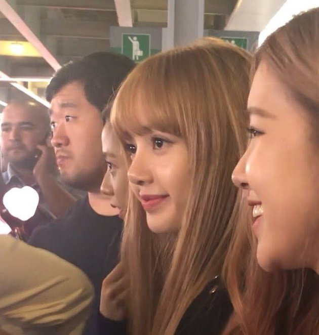 Very Enchanting, These 10 Photos Taken by Fans Prove that Lisa BLACKPINK is So Amazing in Real Life!