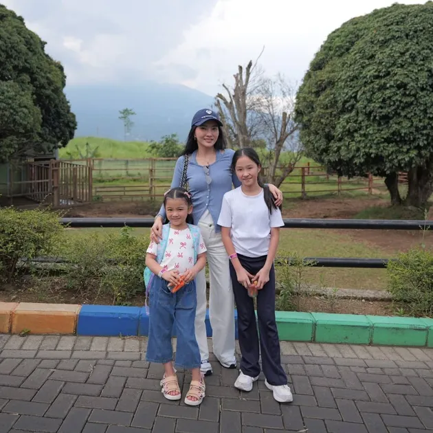 Sarwendah bareng thania thalia