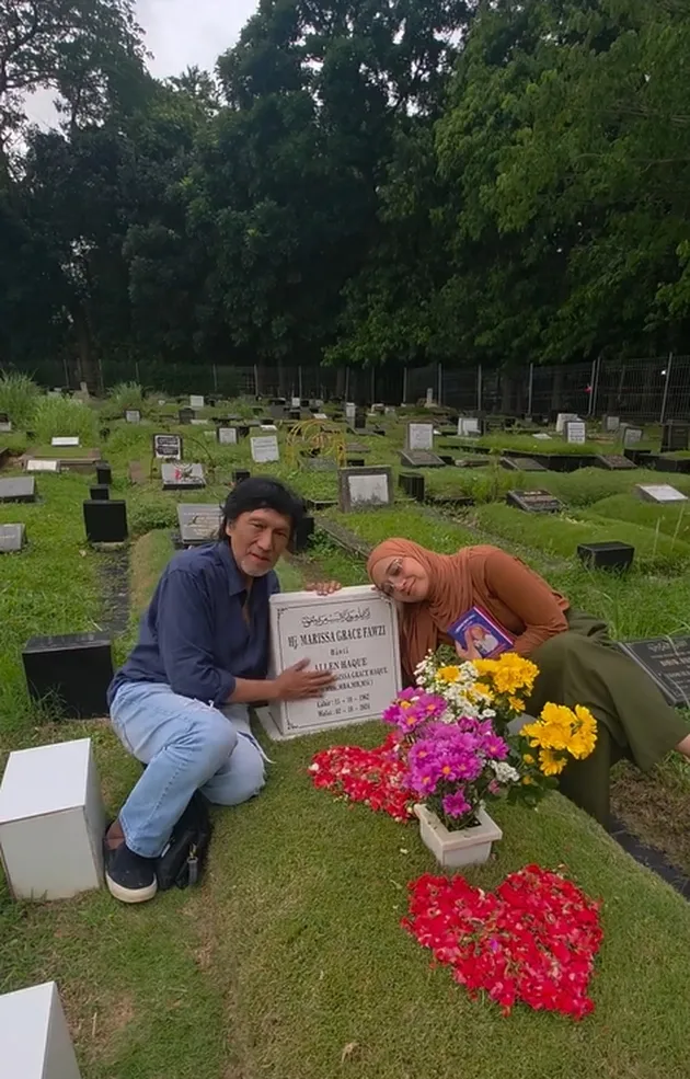 Ikang Fawzi nyekar