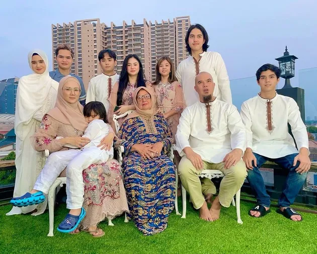 Tissa Biani dan Dul Jaelani