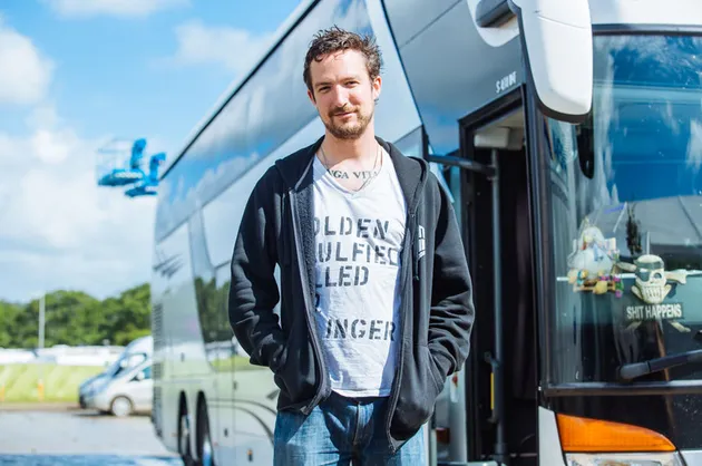 gaya para musisi di belakang panggung Glastonbury 2015