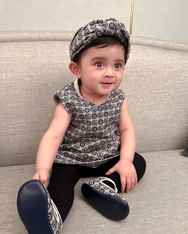 Almost 1 Year, Adorable Portraits of Baby Guzelim, the Child of Margin Wieheerm and Ali Syakieb, Whose Eyes are Getting Rounder