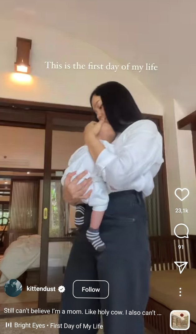 Recently Gave Birth, Peek at 8 Photos of Fathia Izzati from Reality Club Personnel with Her Child