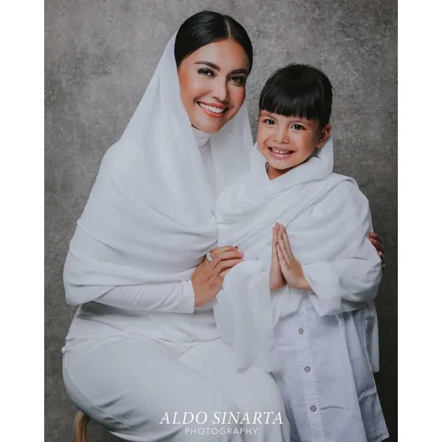Denada dan Shakira