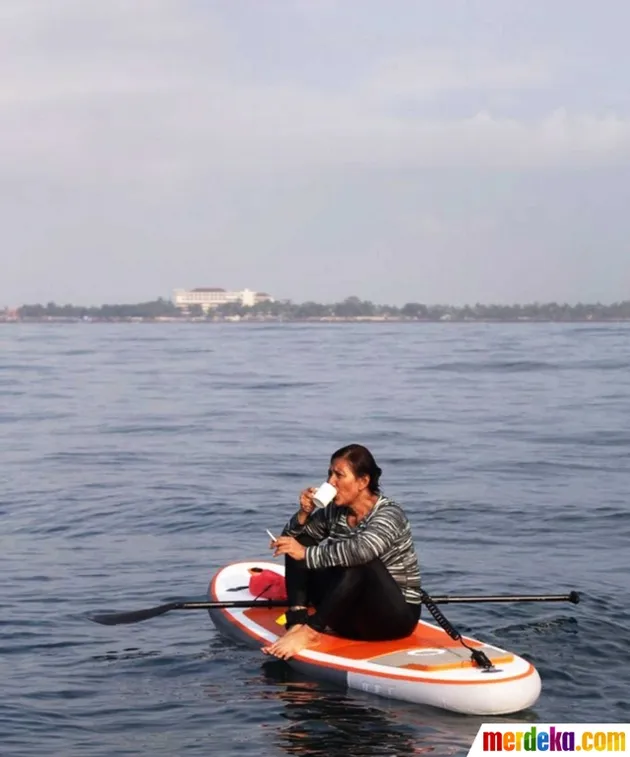 menteri susi, menteri kelautan, ibu susi, menteri susi nyentrik