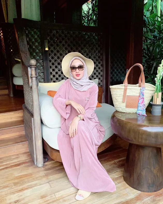 Dian Pelangi dan Suami