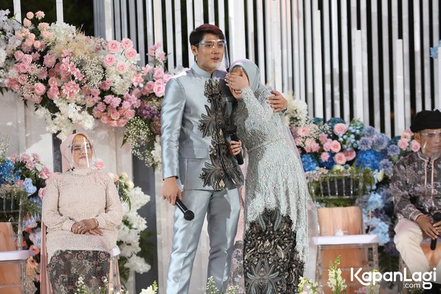 A Series of Unique Moments at Rizky Billar and Lesti's 'Takdir Cinta' Engagement, Filled with Laughter and Tears