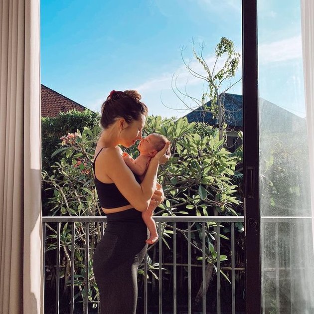 A Series of Jennifer Bachdim's Active Sports Portraits After Giving Birth to Her Third Child, Her Slim and Cool Body Makes Netizens Envious!