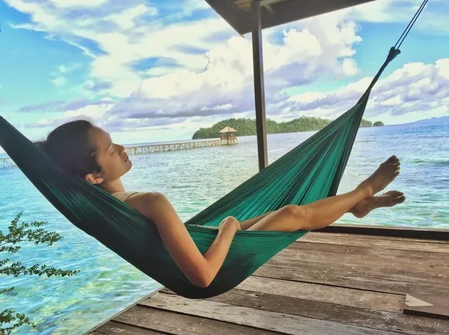 traveling, menjelajah, seleb yang suka traveling