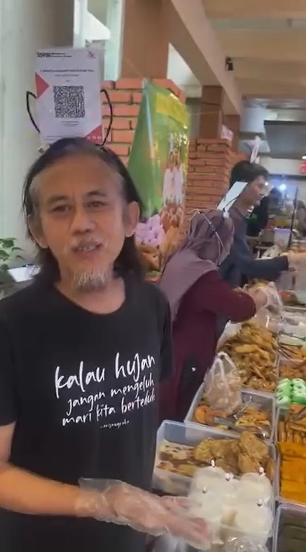 Keahlian Dagang di Balik Karier Akting