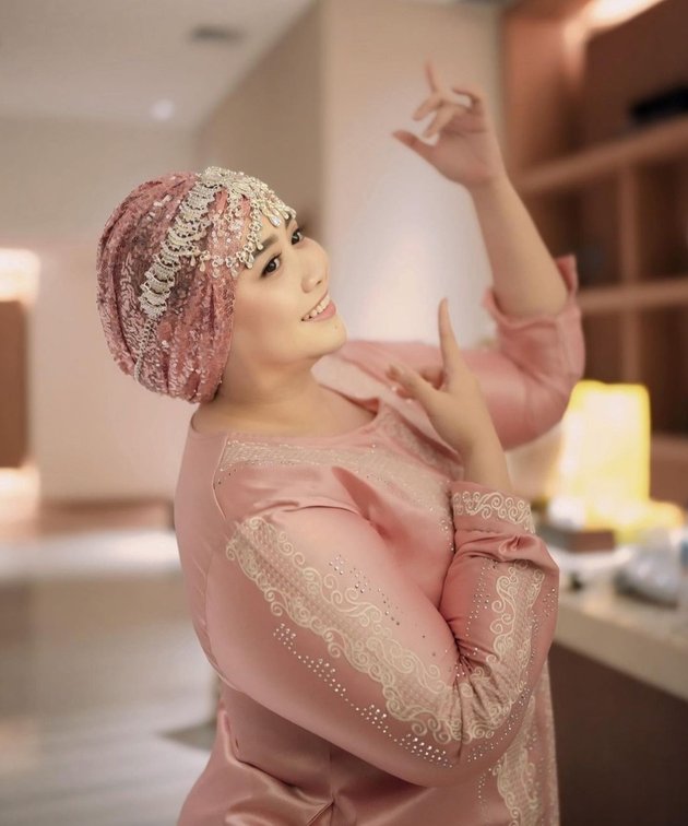 Soon to Get Married, 8 Portraits of Celebgram Clarissa Putri's Bridal Shower - Unique Concept