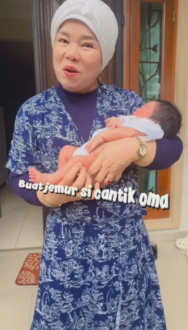 Ibu Fuji jemur cucu perempuannya