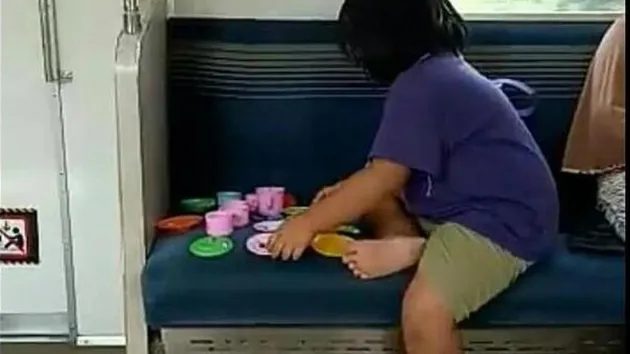 viral, bab di kereta, berita viral