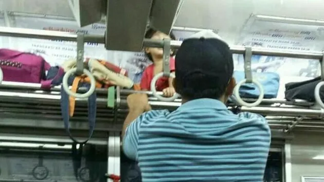 viral, bab di kereta, berita viral