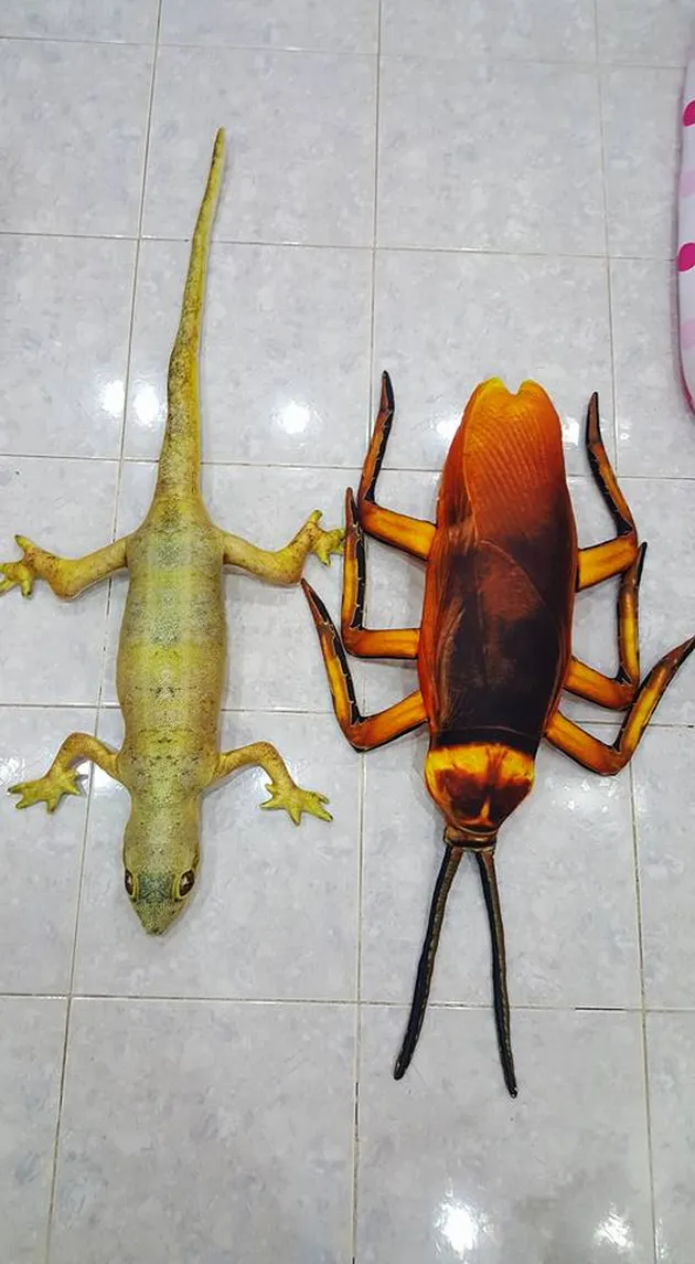 guling pocong, guling kecoa, guling motif aneh, guling motif lucu, guling aneh, guling lucu