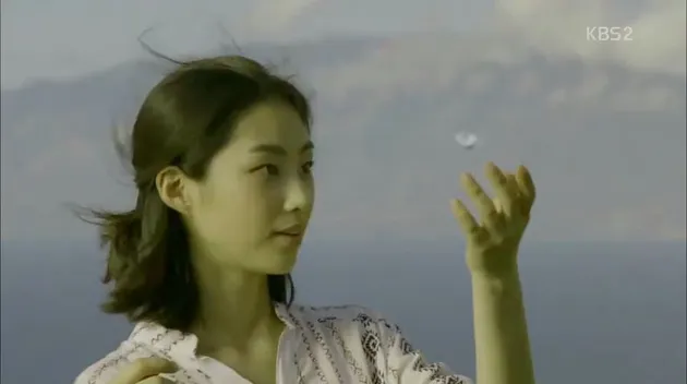 Aktris cantik Descendants of the sun