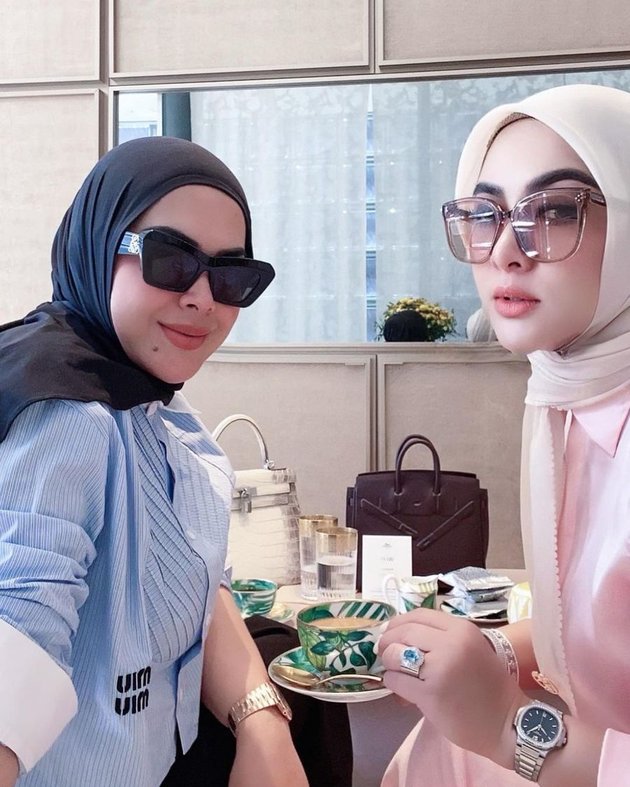 Always Hilarious, Here are 8 Portraits of Aisyahrani and Syahrini Reunited in Japan - Suddenly Buying New Clothes Because of the 'Mackerel Incident'