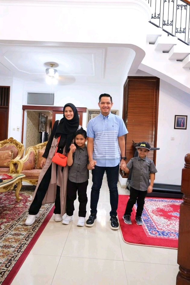 Always Look Simple Even Though They Have Become Famous Artists, 10 Portraits of Alyssa Soebandono and Dude Harlino's Rarely Highlighted House - Luxurious with Indoor Swimming Pool