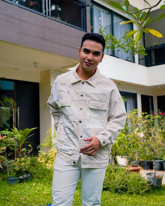 Always Stylish, Here are 8 Photos of Hari Putra who Just Released the Single 'Buy One Get One'