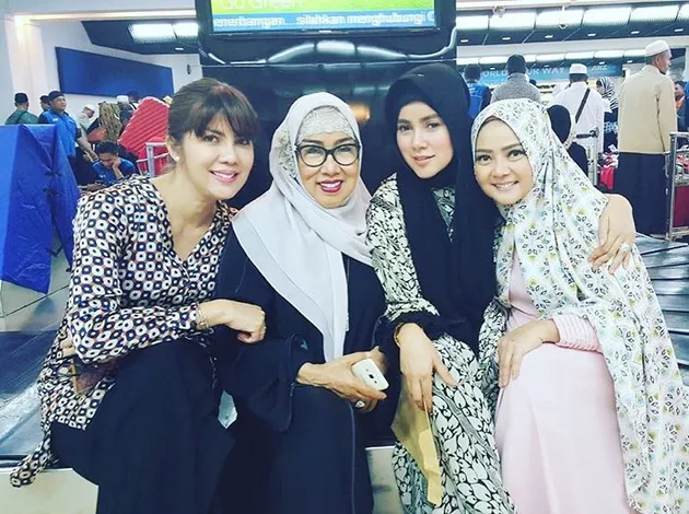 hari ibu, sophia latjuba, angel karamoy