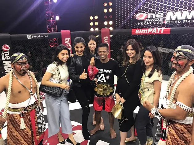seleb nonton MMA