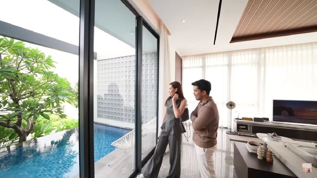 Finished Application, Here are 8 Photos of Aaliyah Massaid and Thoriq Halilintar Directly Surveying a New House - Luxurious 3-Story House Equipped with Elevator and Swimming Pool