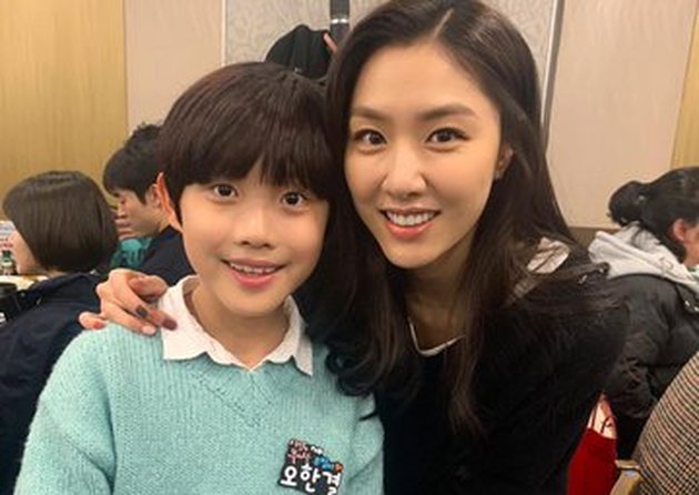 Selfie Close with the Stars of 'Crash Landing on You', So Sweet with Hyun Bin and Son Ye Jin