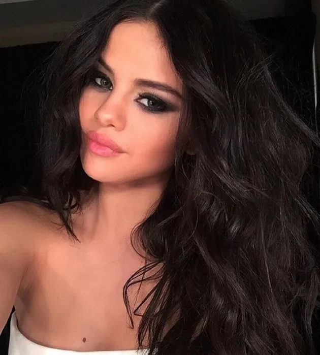 Selfie Cantik &amp; Hot Selena Gomez