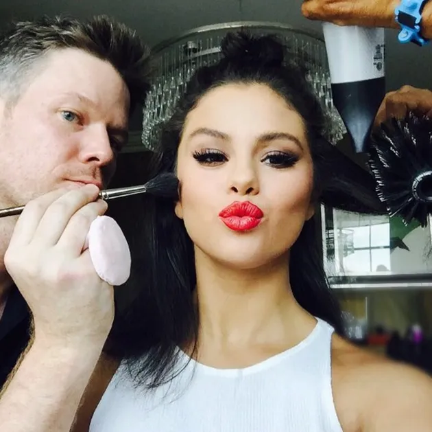 Selfie Cantik &amp; Hot Selena Gomez