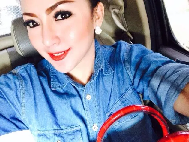 Farhat Abbas dan Regina