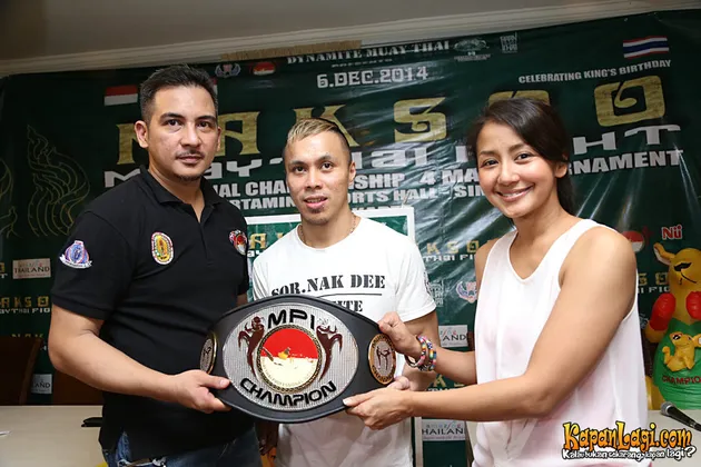 Amara dan Frans Lingua