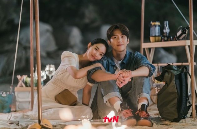 Getting Closer in 'Hometown Cha Cha Cha', These 8 Photos of Hong Banjang and Doctor Hye Jin Will Melt Your Heart!