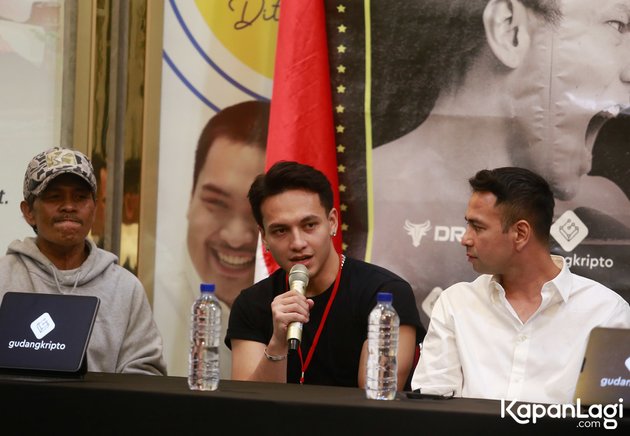 Getting Hotter! Here are 11 Photos of El Rumi Confident in Winning Boxing against Jefri Nichol - Both Mentioning Physical Appearance