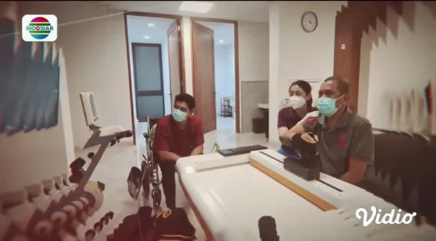 Potret terkini tukul Arwana usai jalani operasi.