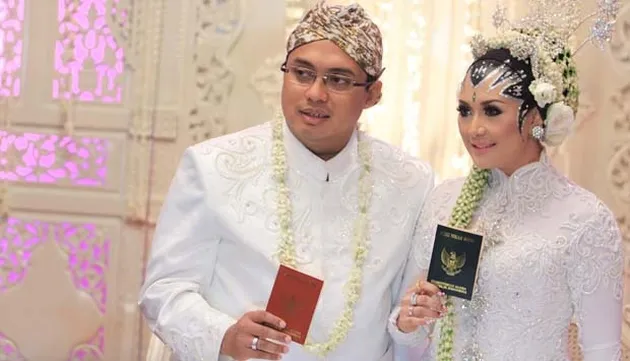 seleb rujuk, seleb rujuk kembali