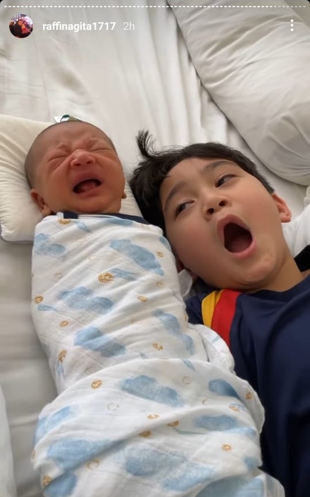 Jealous and Sleeping in Baby Brother's Box, Here are Cute Photos of Rafathar and Rayyanza Sleeping Together