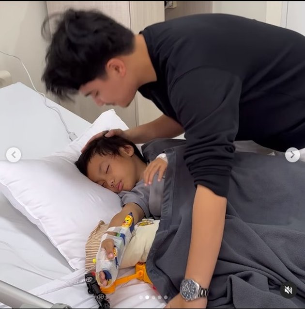 Former Wife's Scandal Suspected of Being Exposed, Here are 10 Pictures of Alvin Faiz Visiting His Child in the Hospital - Larissa Chou is Unseen