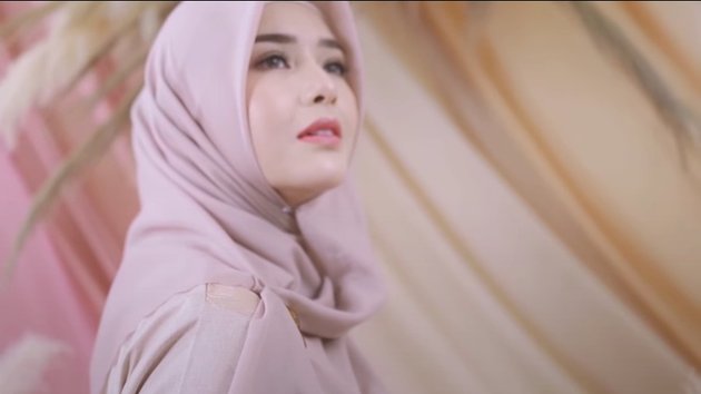 Formerly Suspected of Changing Religion, 11 Photos of Amanda Manopo as a Hijab Model - Making Netizens Enchanted with Her Beauty