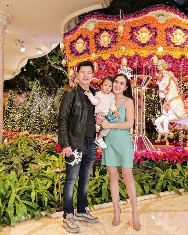 Previously Rumored to Divorce, Here are 9 Photos of Shandy Aulia Getting Closer with Her Husband After 10 Years of Marriage