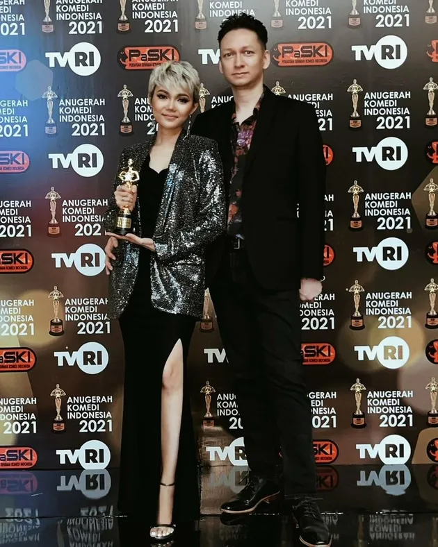 Rina Nose Beda Agama Suami Belanda 