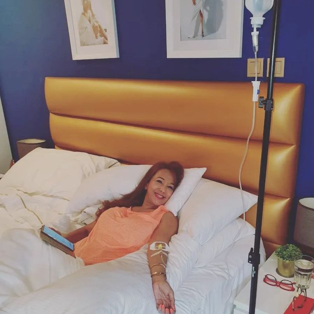10 Portraits of Kiki Fatmala's Struggle Against Stage 4 Cancer until Death due to Complications, Already Prepared Grave and Will Since Initially Diagnosed