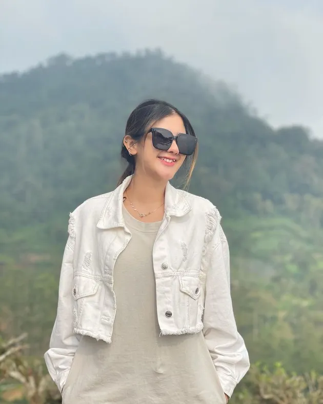 Potret Ghea Youbi dalam busana tertutup.