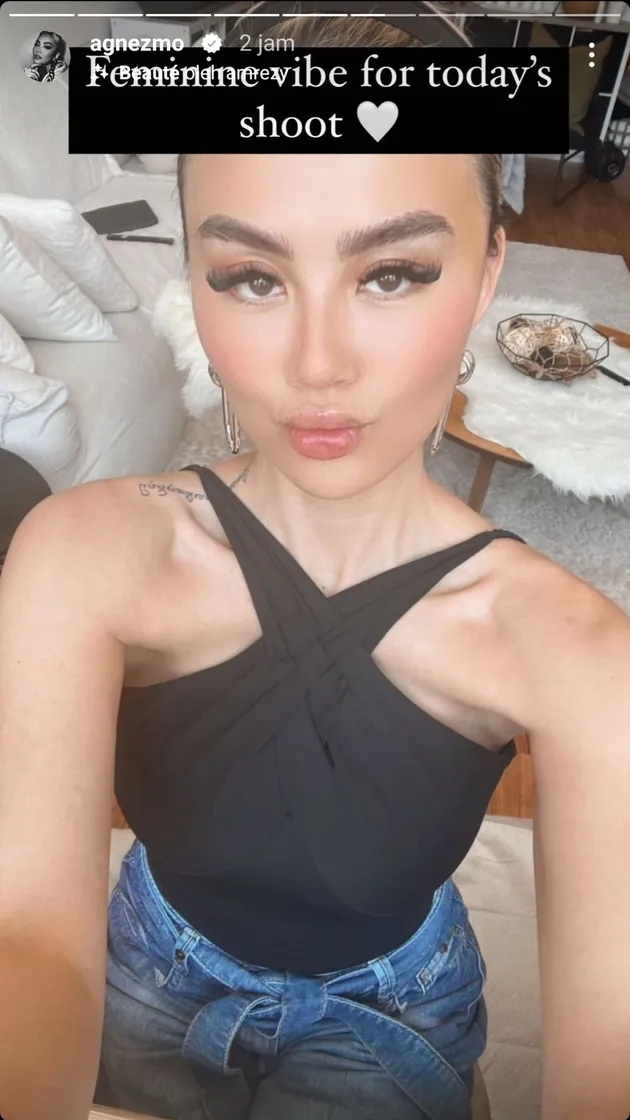 Sempat Dituding Oplas Intip Potret Agnez Mo Tampil Beda Saat Dandan 