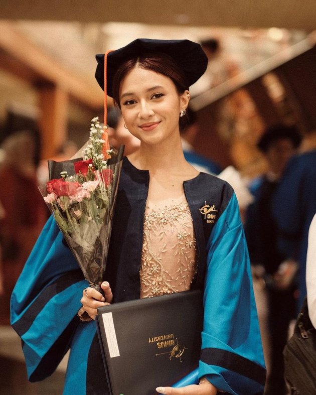 Formerly the Opening Singer for Coldplay Concert, Now Rahmania Astrini Shares Graduation Moment